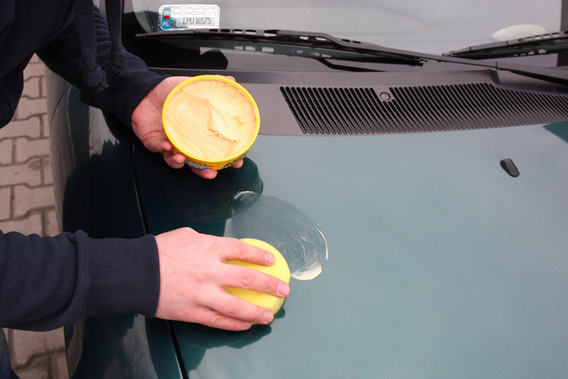 Porządnie umyj auto  po zimie