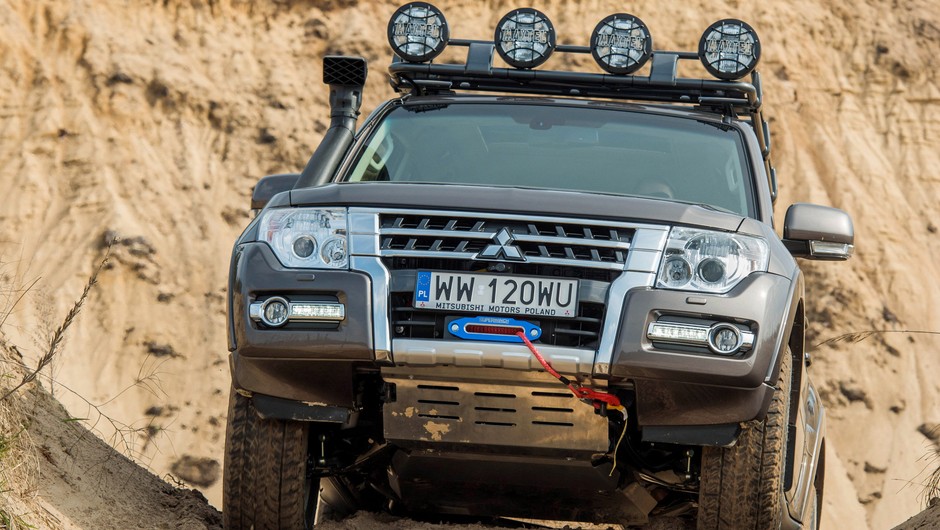 Pajero_2015_-25
