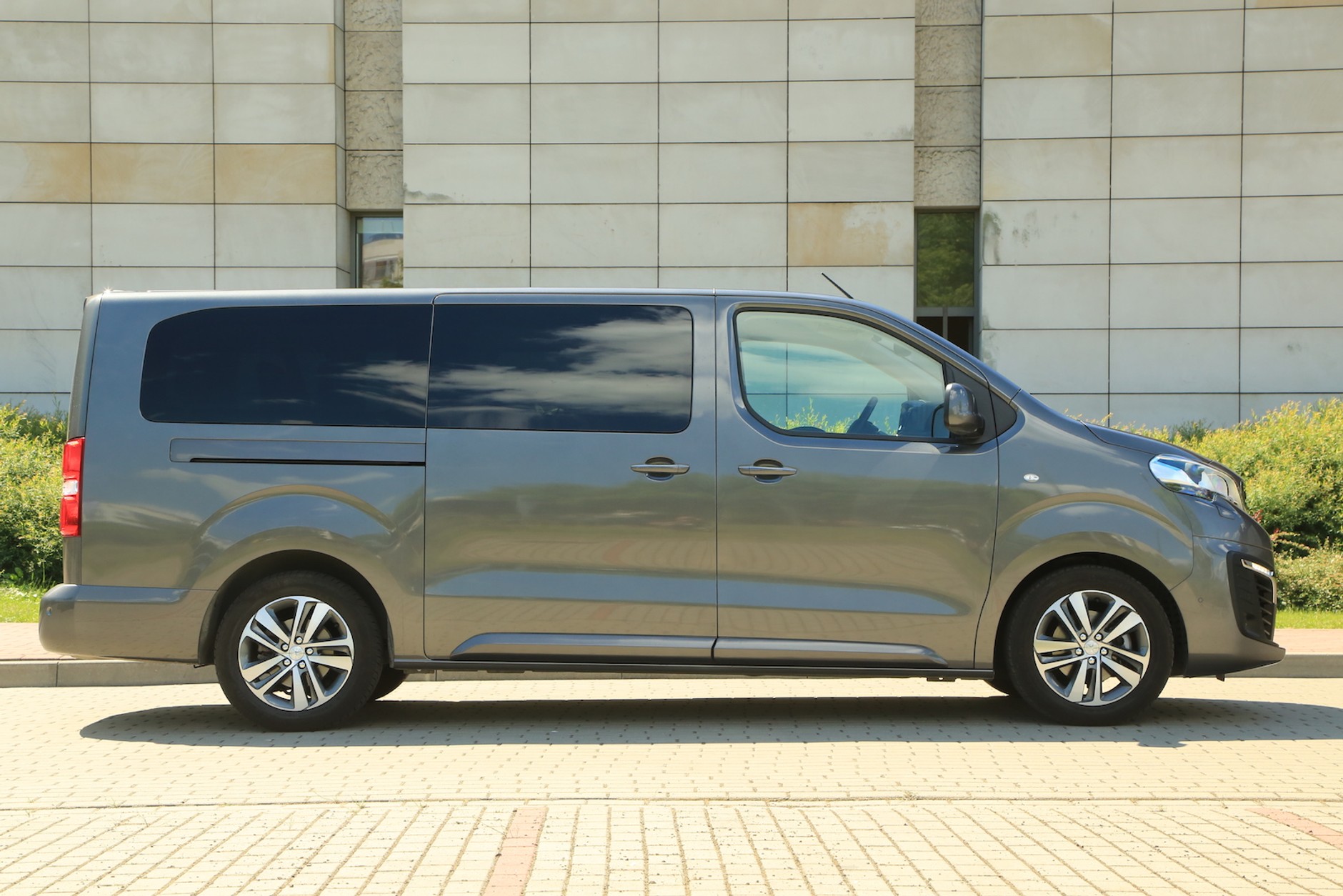 Peugeot Traveller Long Allure