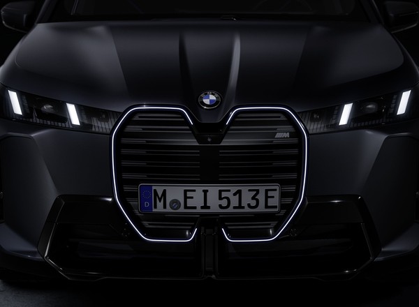 Jest wiele mocnych BMW, ale ten SUV to coś wyjątkowego. Mamy nowy rekord