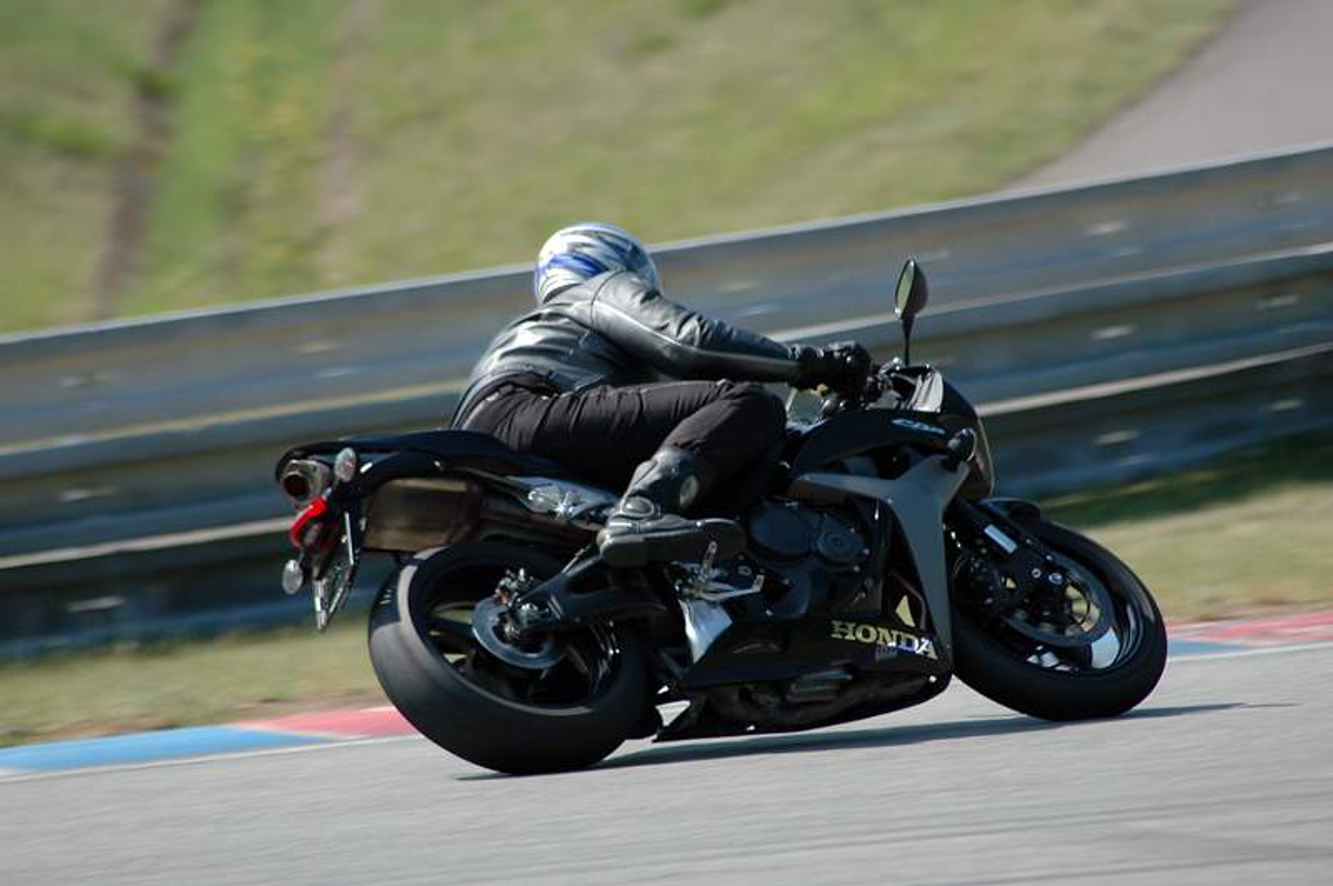 Supermoto Honda Days: nowy CBR600RR na torze
