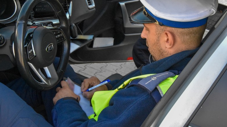 Policjanci kontrolowali okolice obwodnicy. Mandaty sypały się "z nieba"