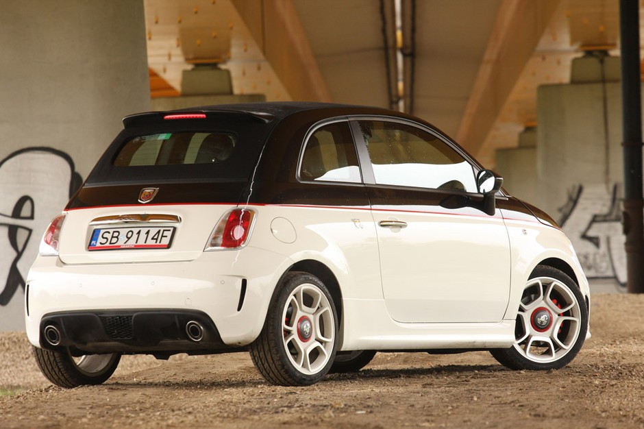 Abarth 500c: Maluszek ze sportowymi aspiracjami