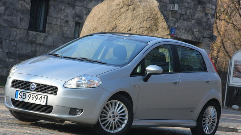 Samochód nie musi być nowy, ale duży – już tak