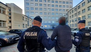 Kierowca z Niemiec zignorował kontrolę i próbował potrącić policjanta