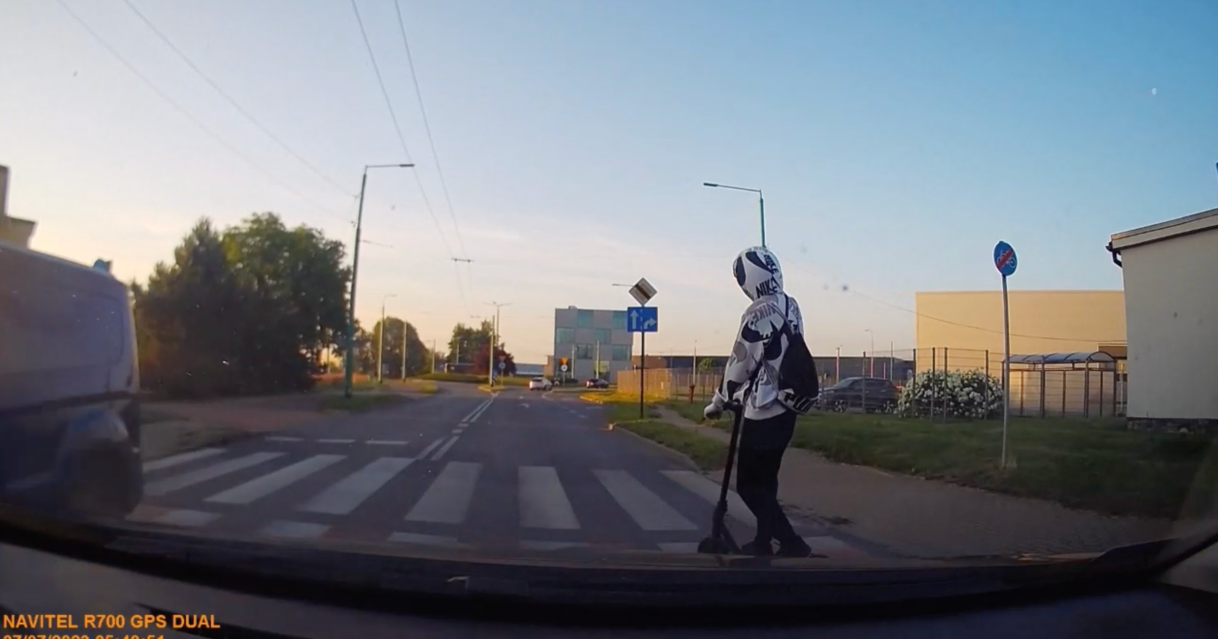 Użytkownicy hulajnóg często sami proszą się o wypadek