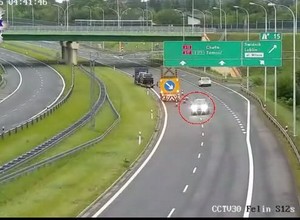 Wstrząsające nagranie z drogi S12. Operator kamer wezwał policję