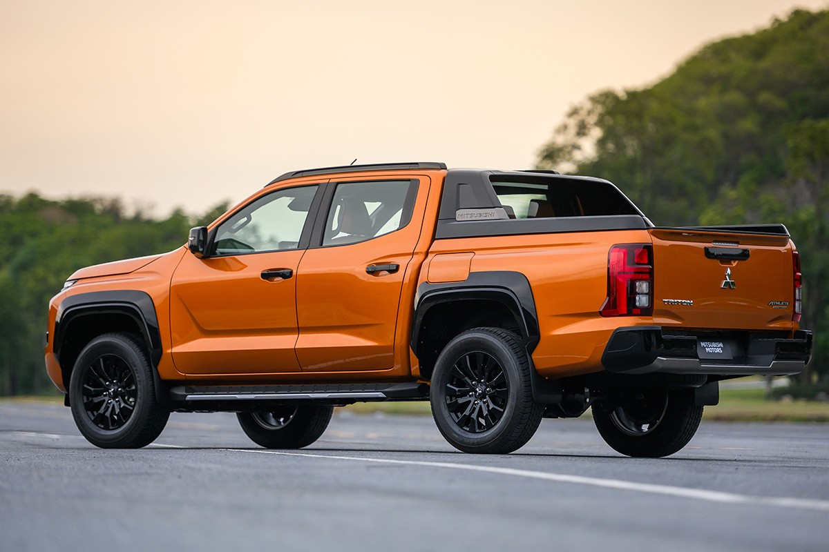 Mitsubishi Triton 2023