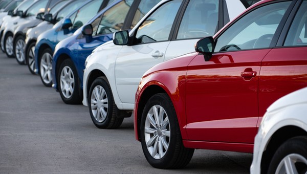 Kolor wpływa nie tylko na wygląd nowego samochodu – różne lakiery starzeją się w różnym tempie