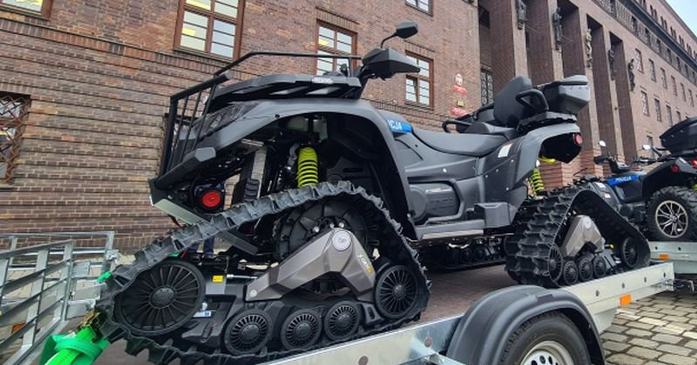 Policyjny quad TGB