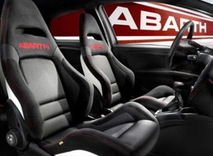 Nowe fotele w samochodach Abarth