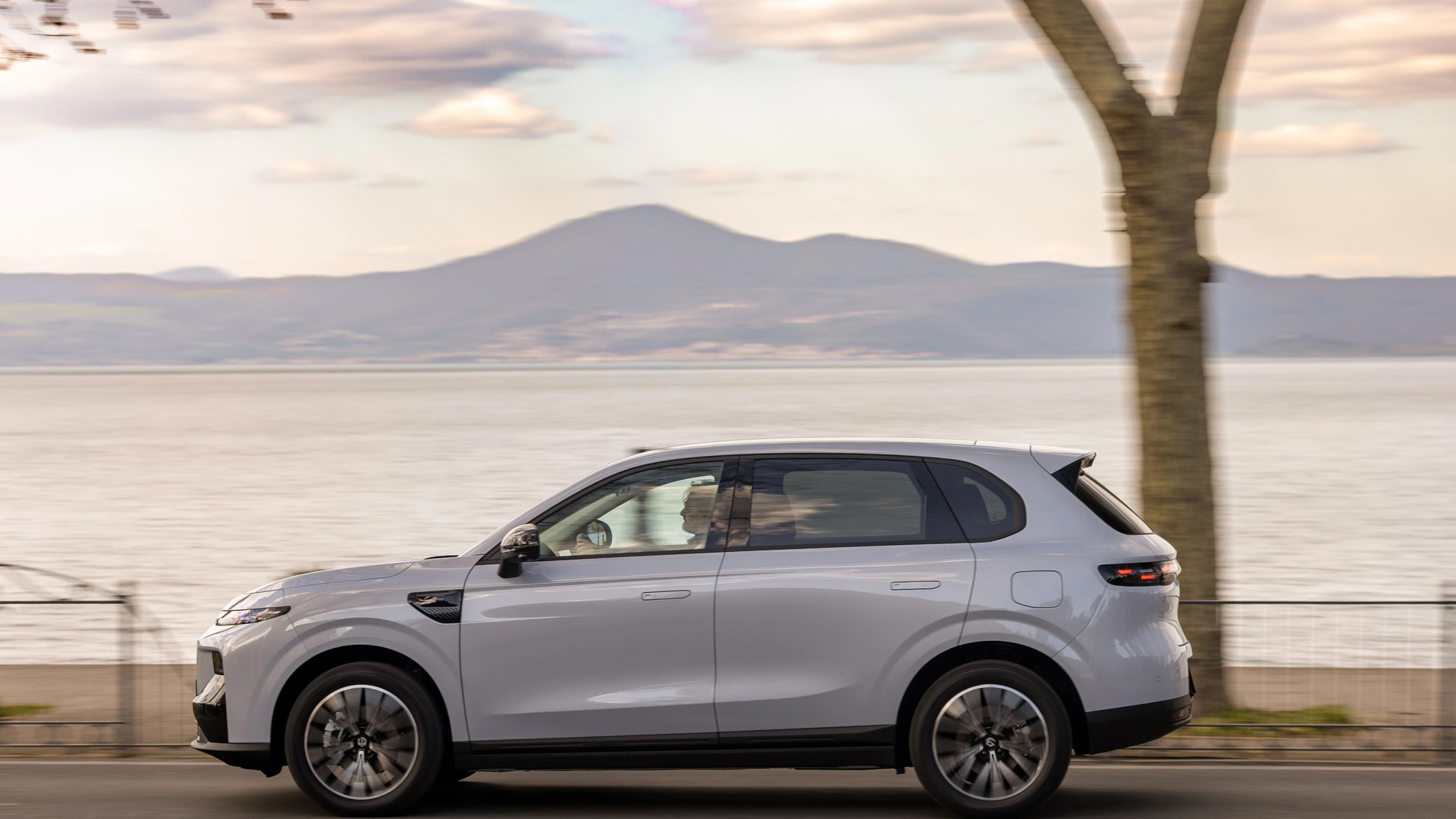 Leapmotor B10 Hybrid EV