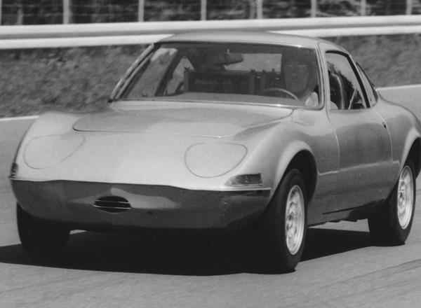 Opel GT w wersji elektrycznej – pięćdziesięciolecie rekordów
