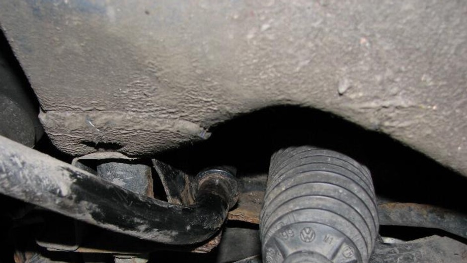 Jak wymienić łączniki stabilizatora w VW Golfie MK4?