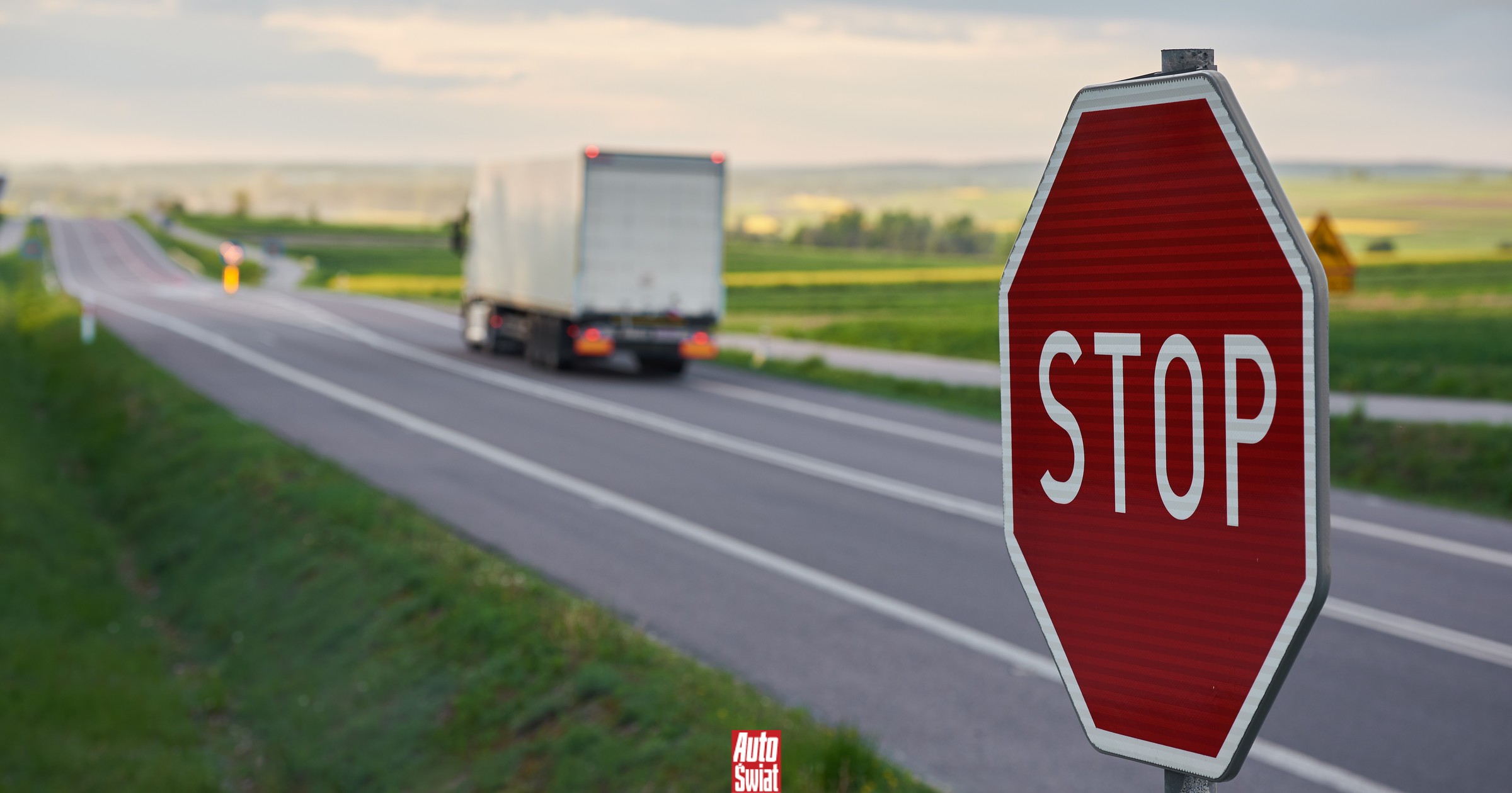 RPO: sygnalizacja świetlna ważniejsza od znaków drogowych. Rzecznik złożył kasację