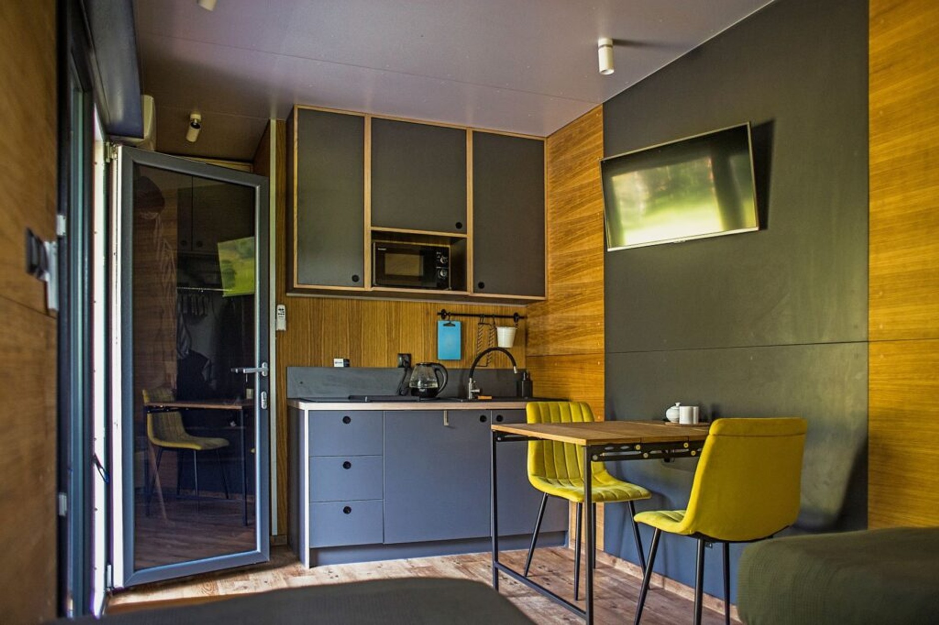 Hotel Mobilny Good Spot zaprojektowany przez Znamy się