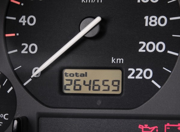 Czy zaniżenie rocznego przebiegu w ubezpieczeniu powoduje problemy? Może, ale nie musi