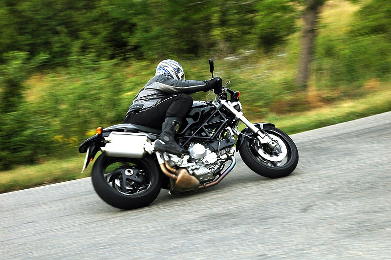 Ducati Monster S2R 1000: stary znajomy (test)