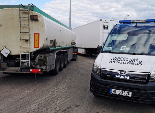 Skontrolowana cysterna była nadszarpnięta zębem czasu. Dosłownie!
