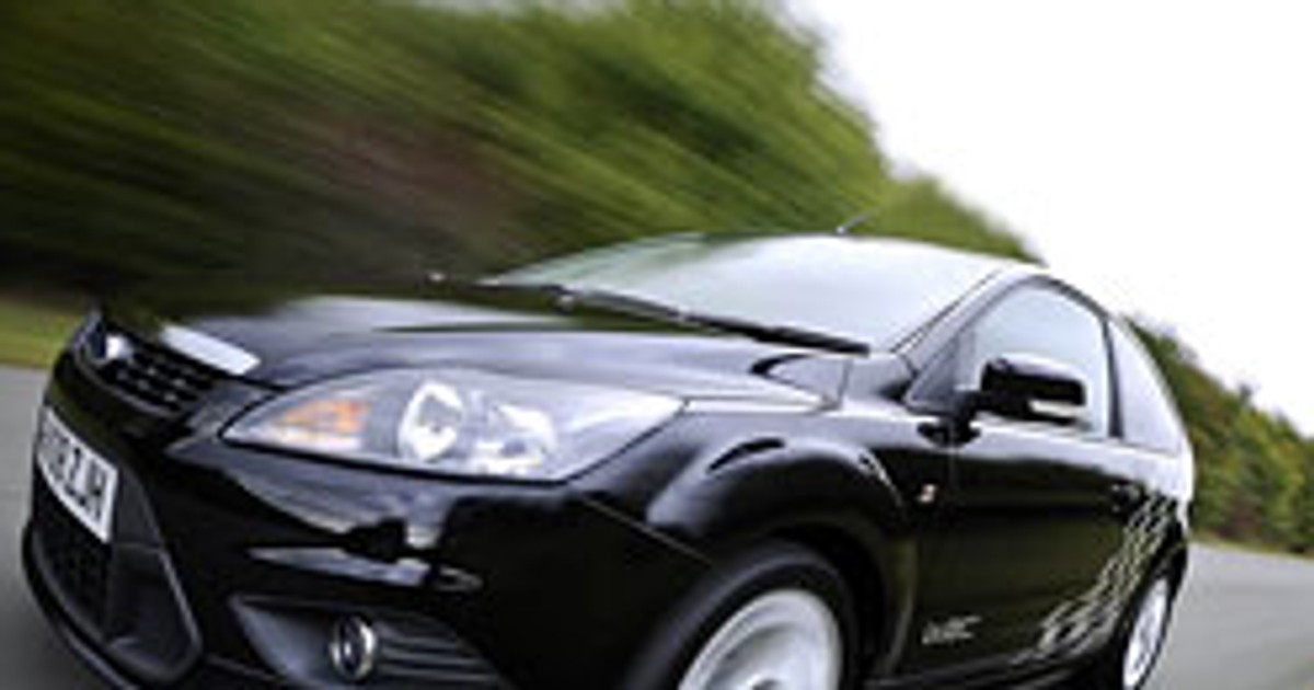 Ford Focus Zetec S: standardowe osiągi w sportowym dresie