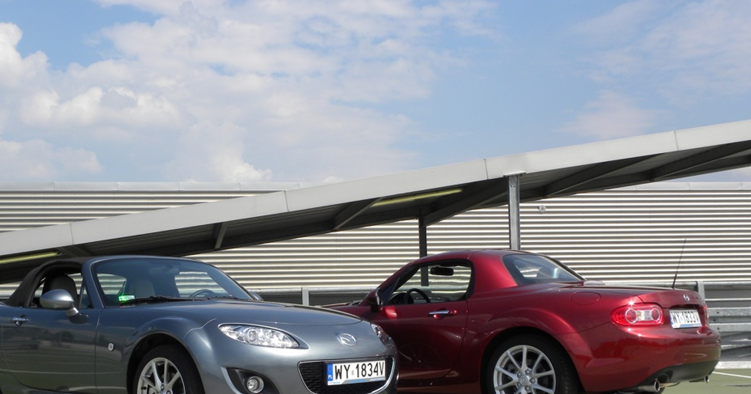 Mazda MX-5 kontra Mazda MX-5 - Radość z jazdy na dwa sposoby