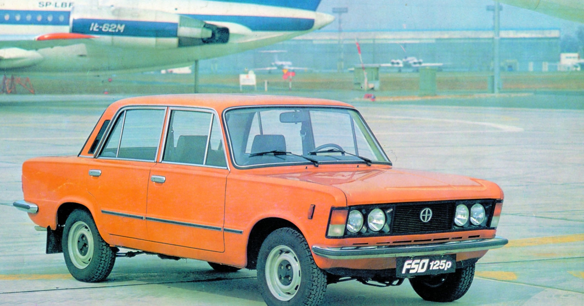 Auta z czasów schyłokowego PRL-u były fatalnej jakości. Tak złej, że nawet na oficjalnych zdjęciach reklamowych widać było krzywo spasowane blachy. Jeździły często jeszcze gorzej, niż wyglądały. 