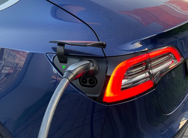 Sprzedaż elektryków w Europie przebiła kolejną barierę. Odwrotu już nie będzie?