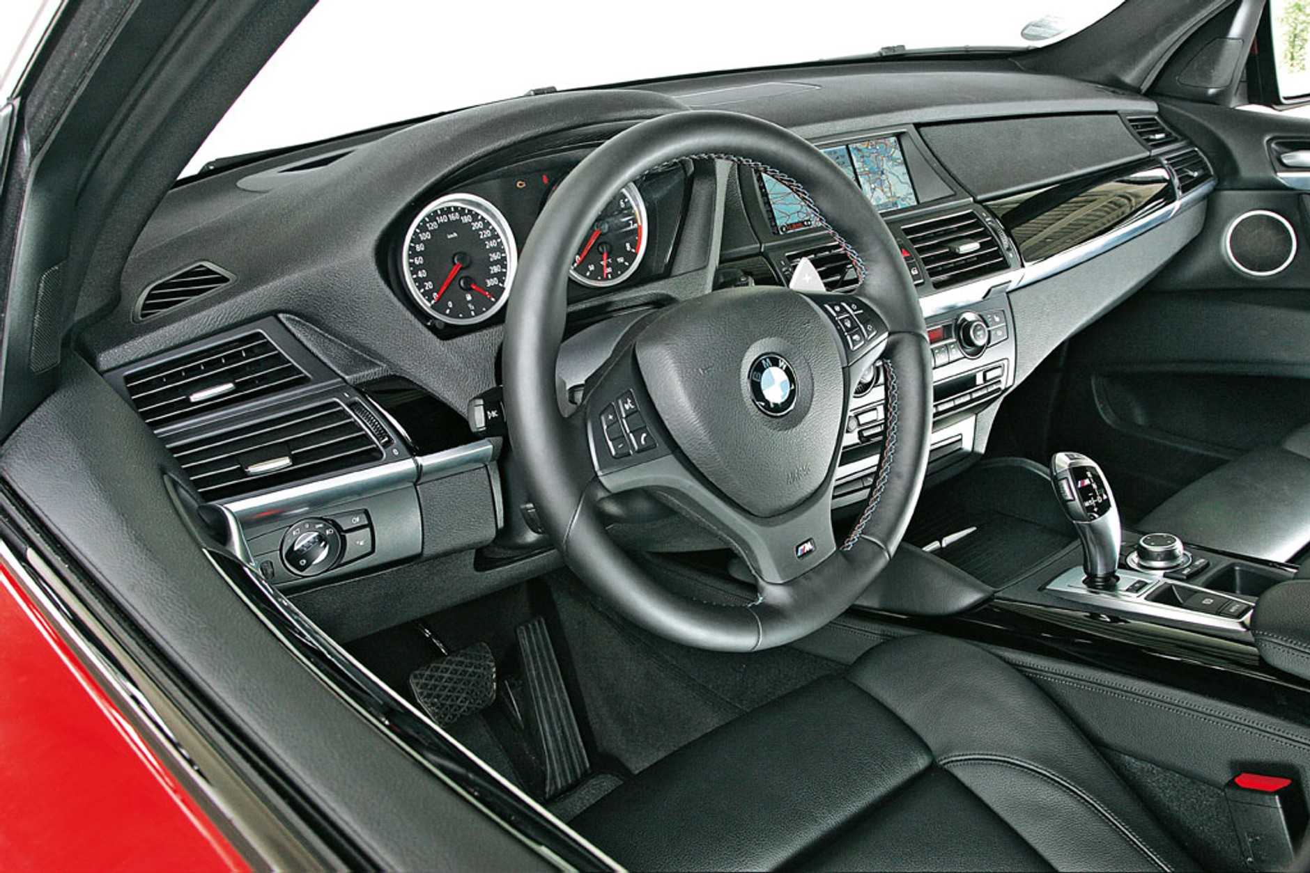 Superterenówki z turbodopalaczem: BMW X5 M kontra Porsche Cayenne Turbo