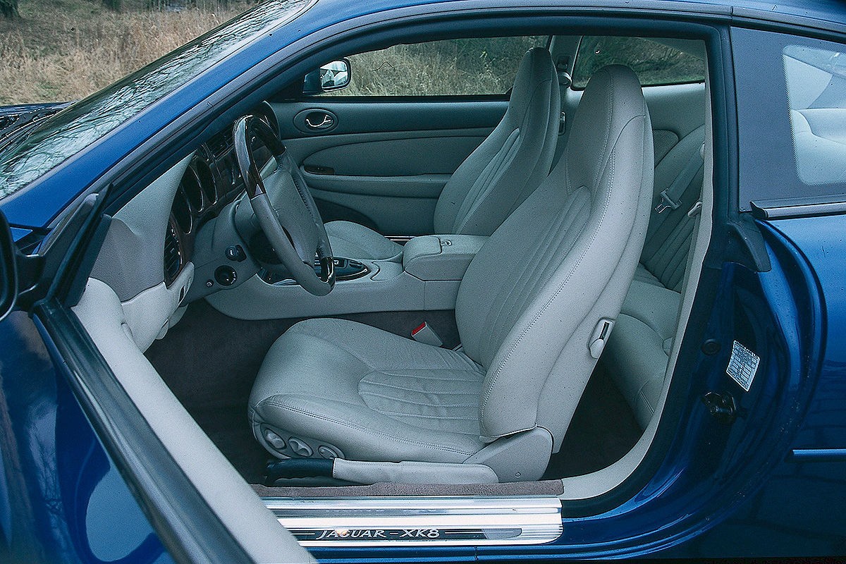 Jaguar XK8