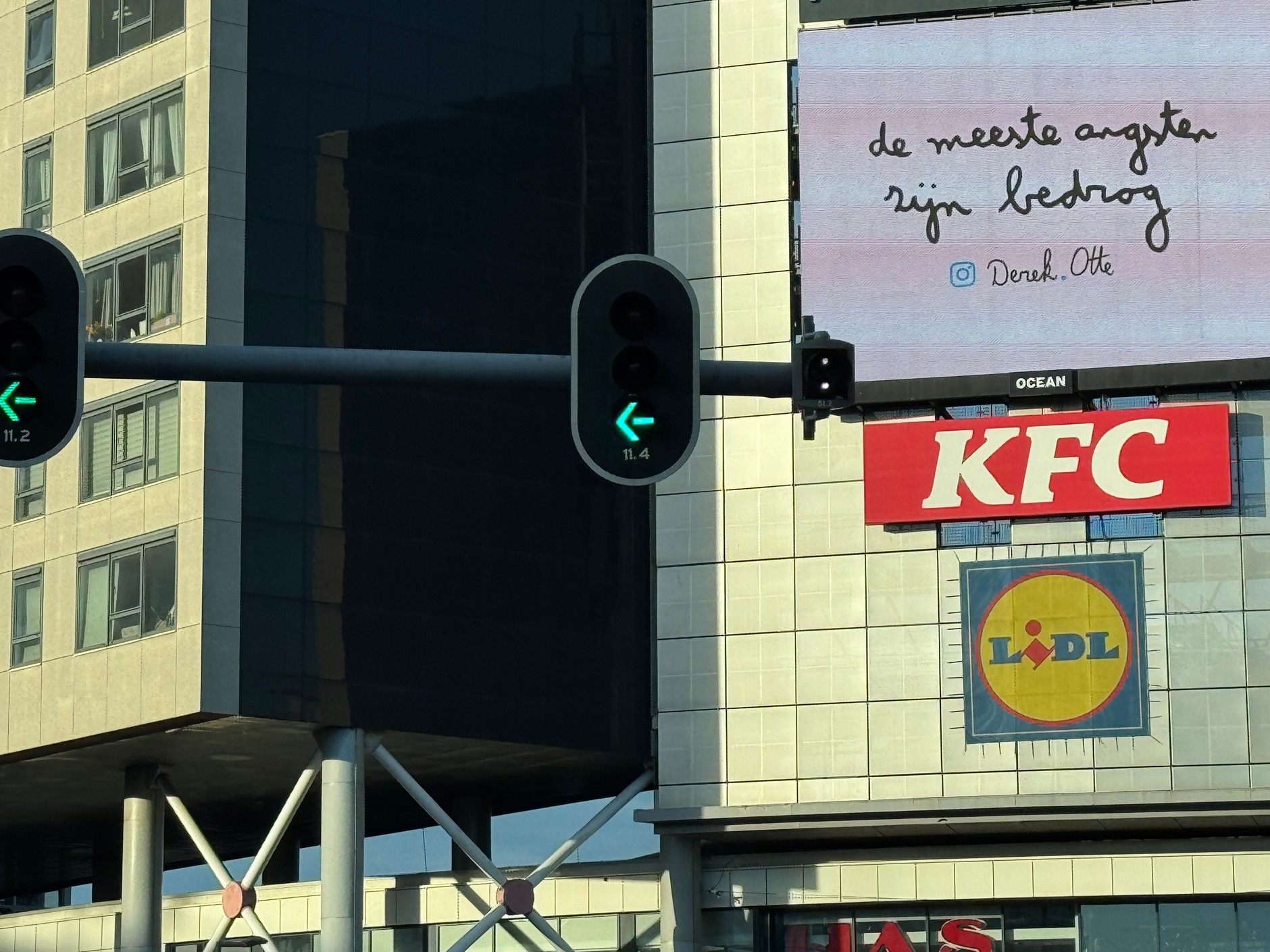 Sygnalizator z kropkami w Amsterdamie przeznaczona jest dla pojazdów komunikacji miejskiej