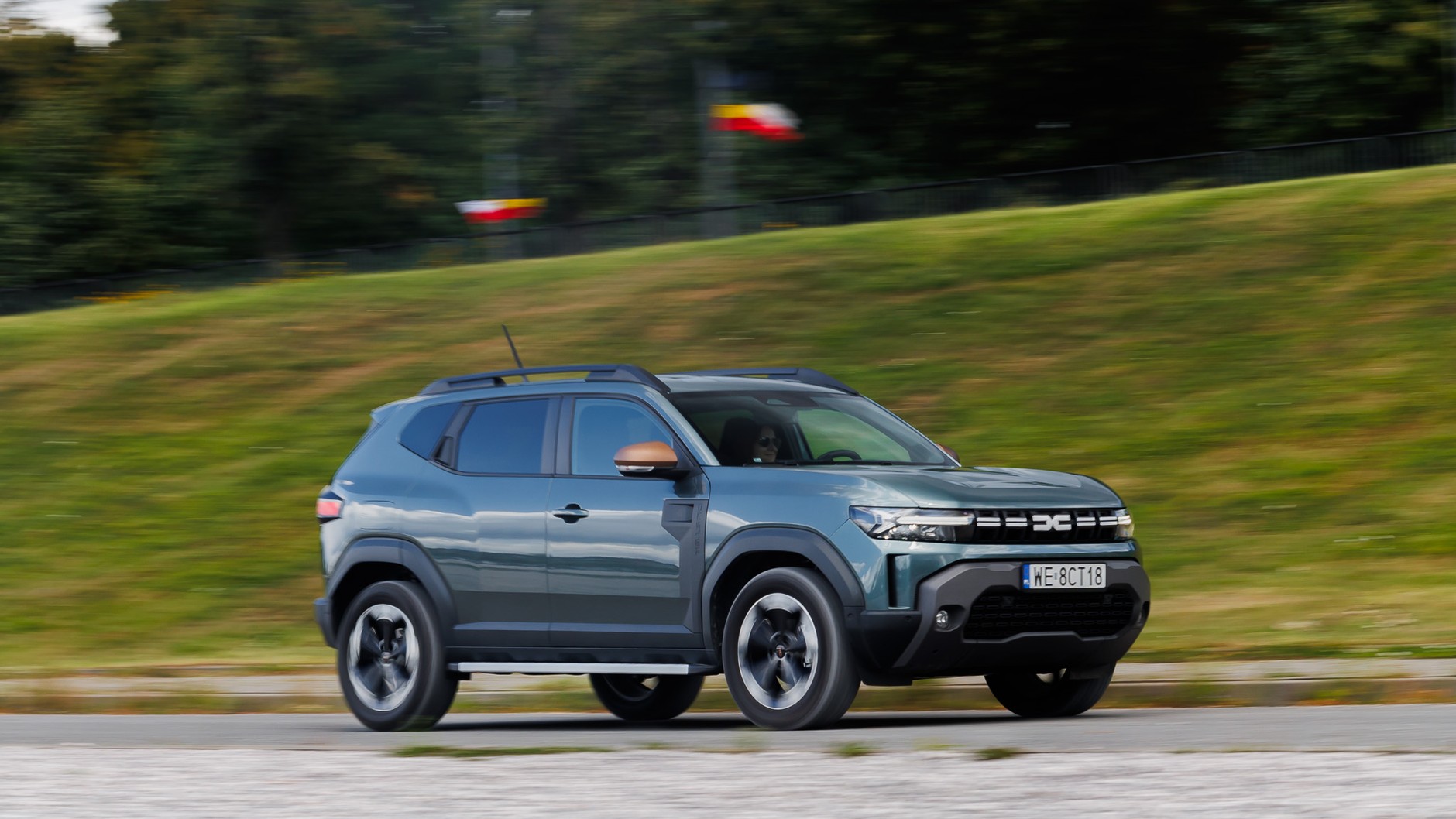 Dacia Duster kontra MG ZS. Porównanie dwóch budżetowych samochodów