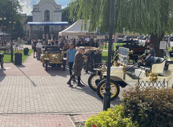 To wyjątkowa okazja, by ujrzeć motoryzację sprzed ponad 100 lat. Piknik Belle Epoque na Mazowszu