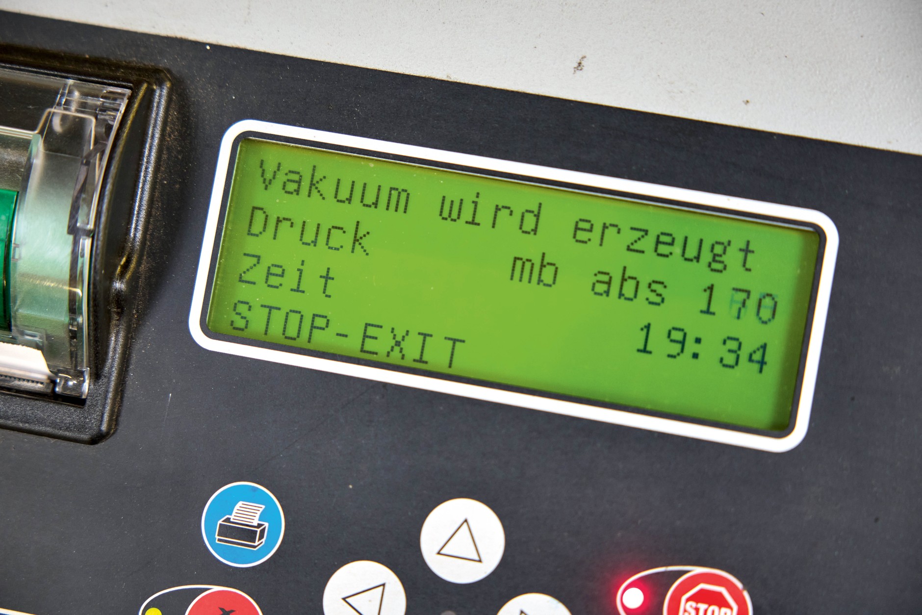 Serwis klimatyzacji w starszym aucie. Jak to zrobić, aby było dobrze?