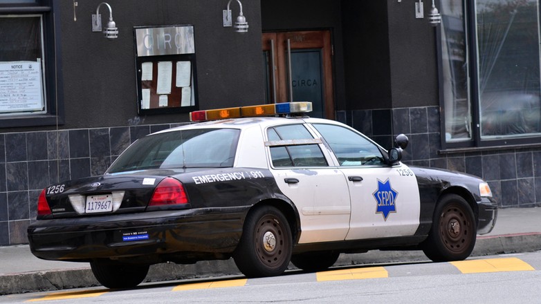 Z oznakowanych radiowozów policji w San Francisco w USA złodzieje ukradli katalizatory | zdj. ilustracyjne