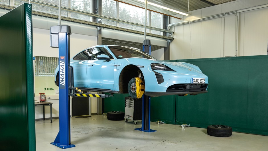 Porsche Taycan 4S w serwisie