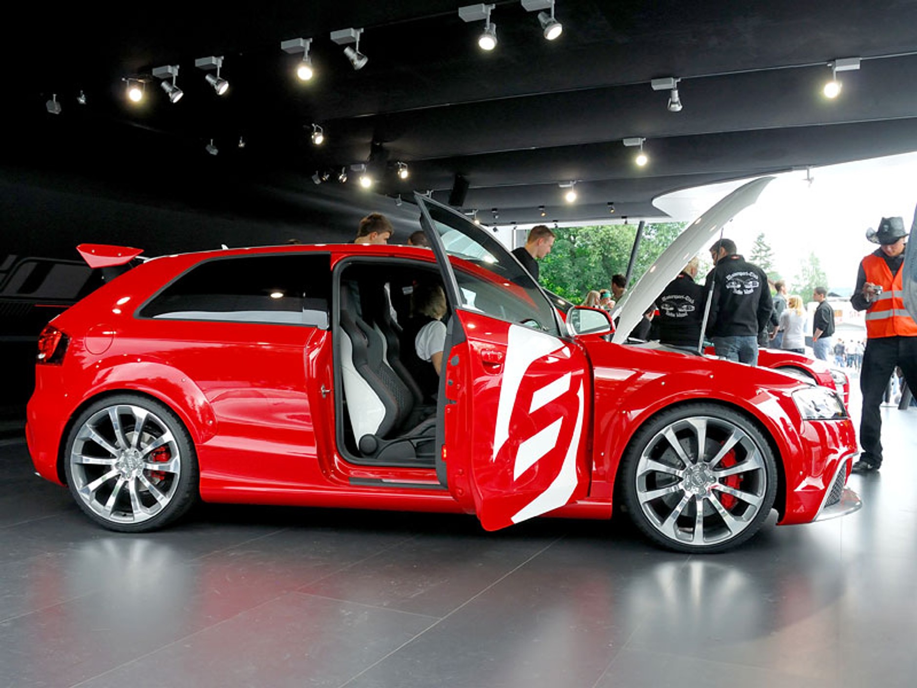 Autonews Wörthersee 2008: tygodniowe party pod Alpami