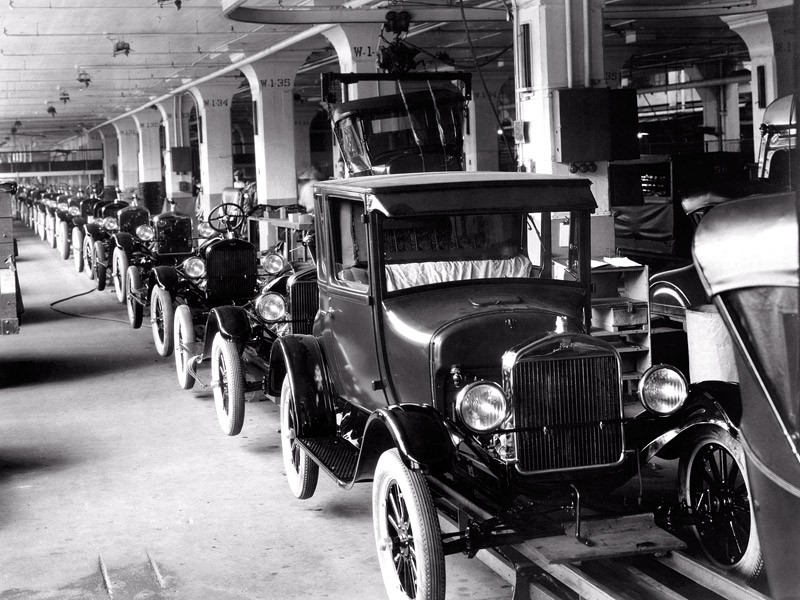 Ford Model T ma sto lat, na zlot przyjechało 750 (fotogaleria)
