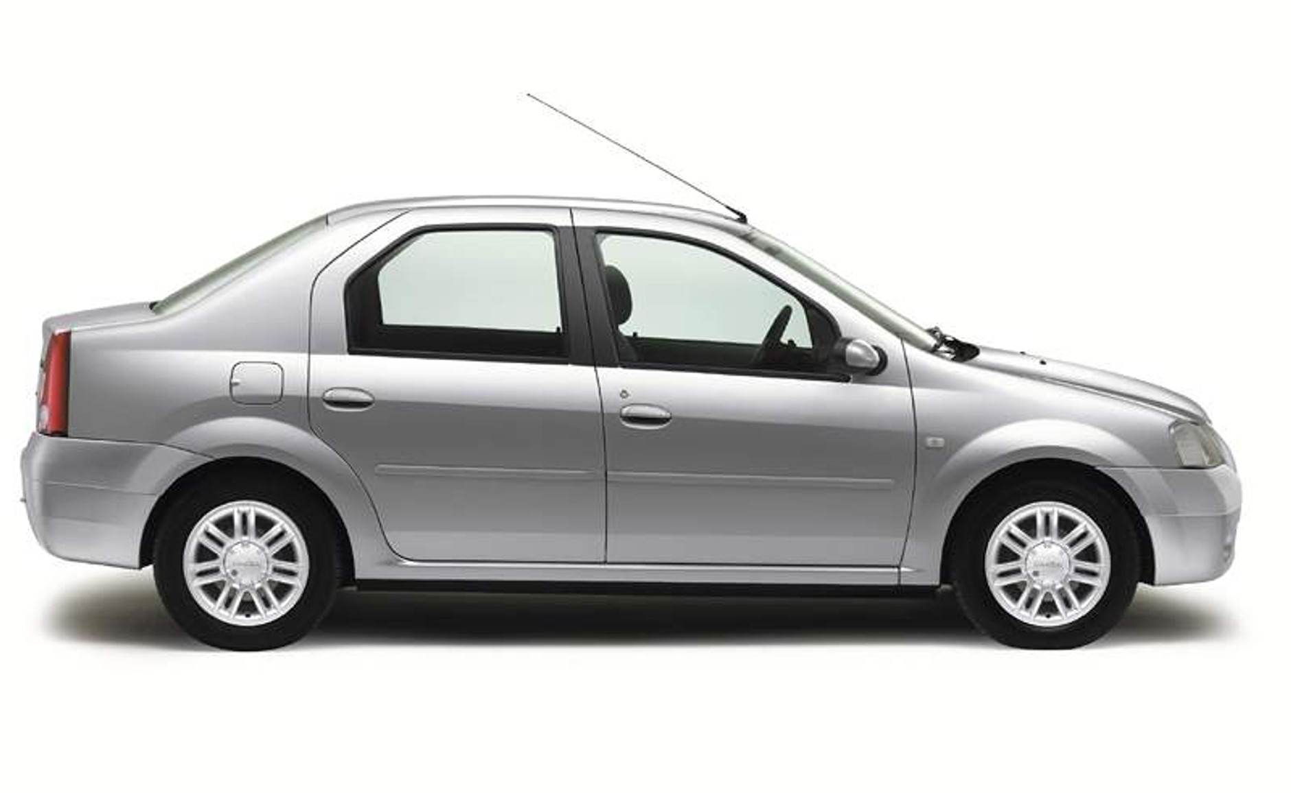 Dacia Logan 2007: face lifting i nowy silnik