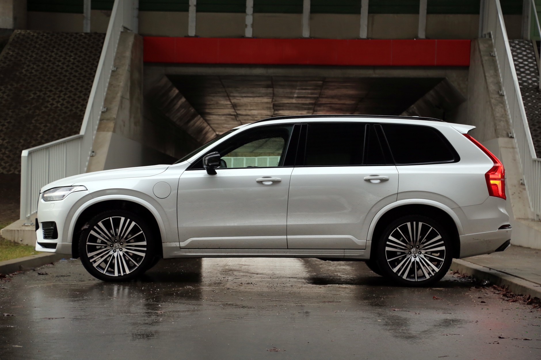 Volvo XC90 T8 (2021 r., 2. generacja, lifting)