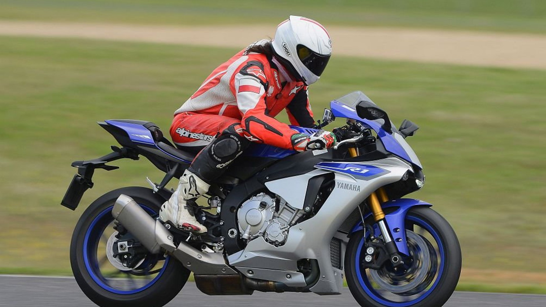 Yamaha YZF-R1 na torze Pannonia-Ring