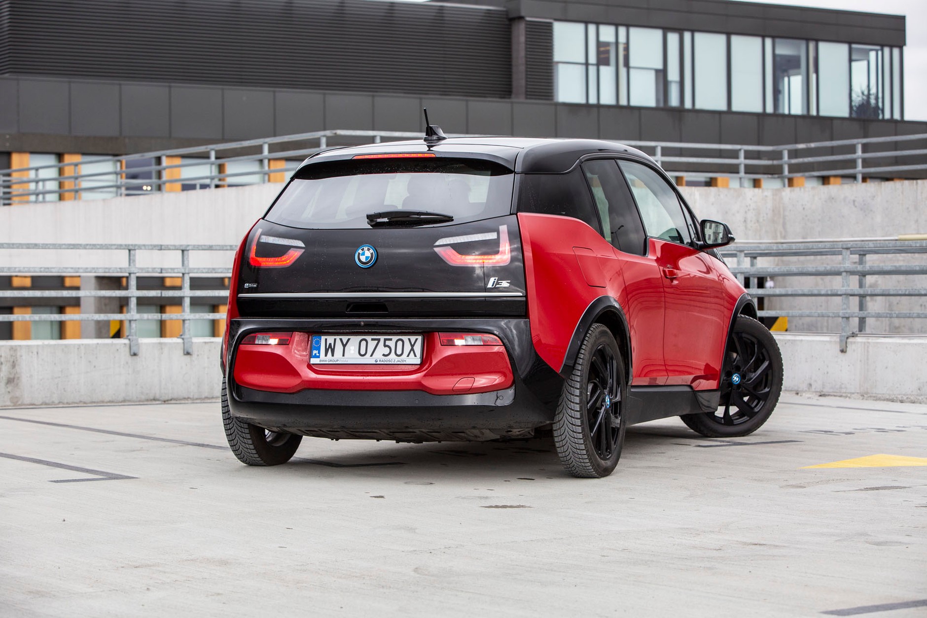 BMW i3s - frajda z jazdy "elektrykiem"?