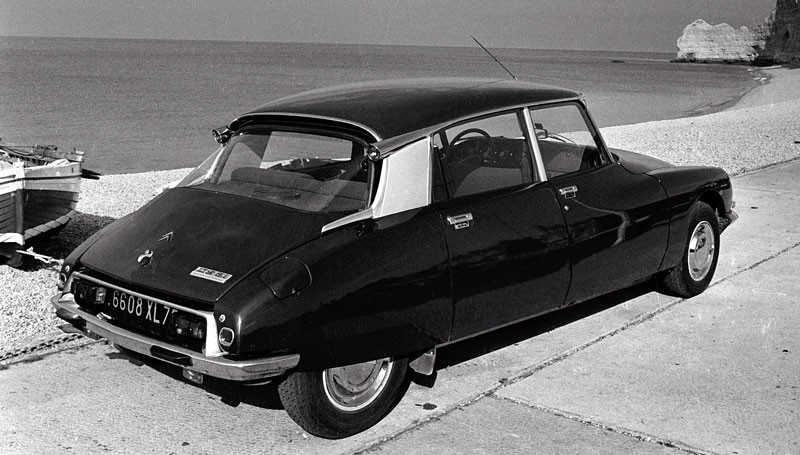50 kultowych aut w Paradzie Zabytkowych Citroënów w Warszawie (3.10)