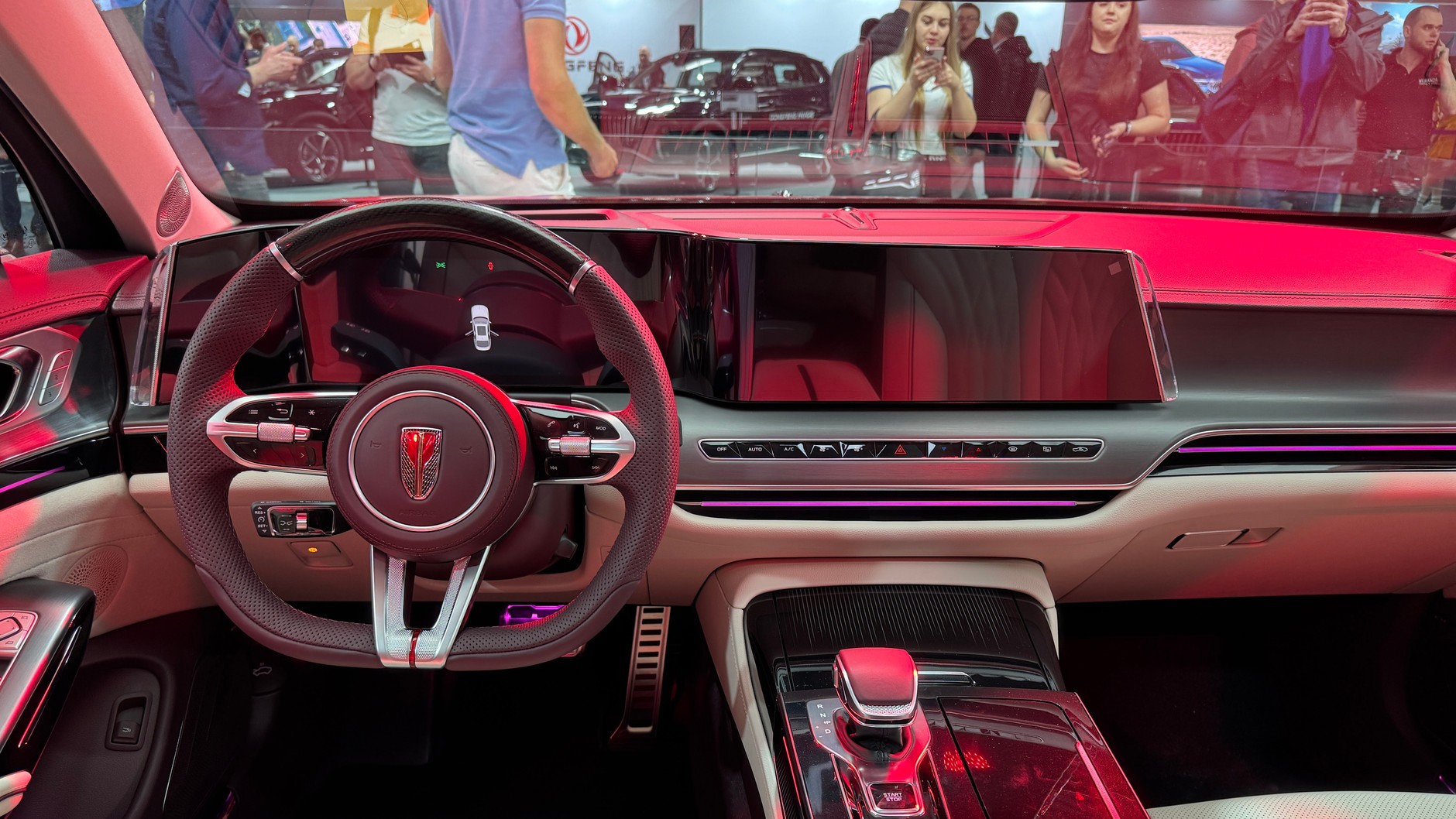 Hongqi na Poznań Motor Show 2025