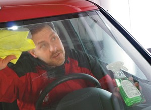 Jak umyć auto, aby usunąć ślady po zimie?