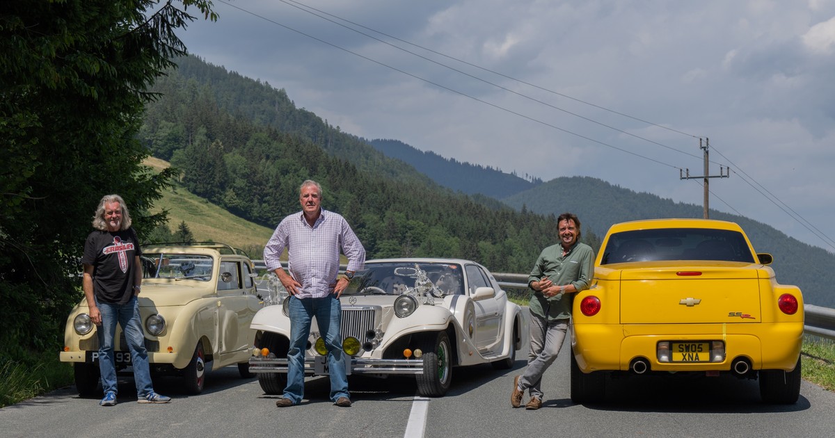 James May, Jeremy Clarkson i Richard Hammond (od lewej) na planie "The Grand Tour: Eurocrash" kręconego m.in. w Polsce