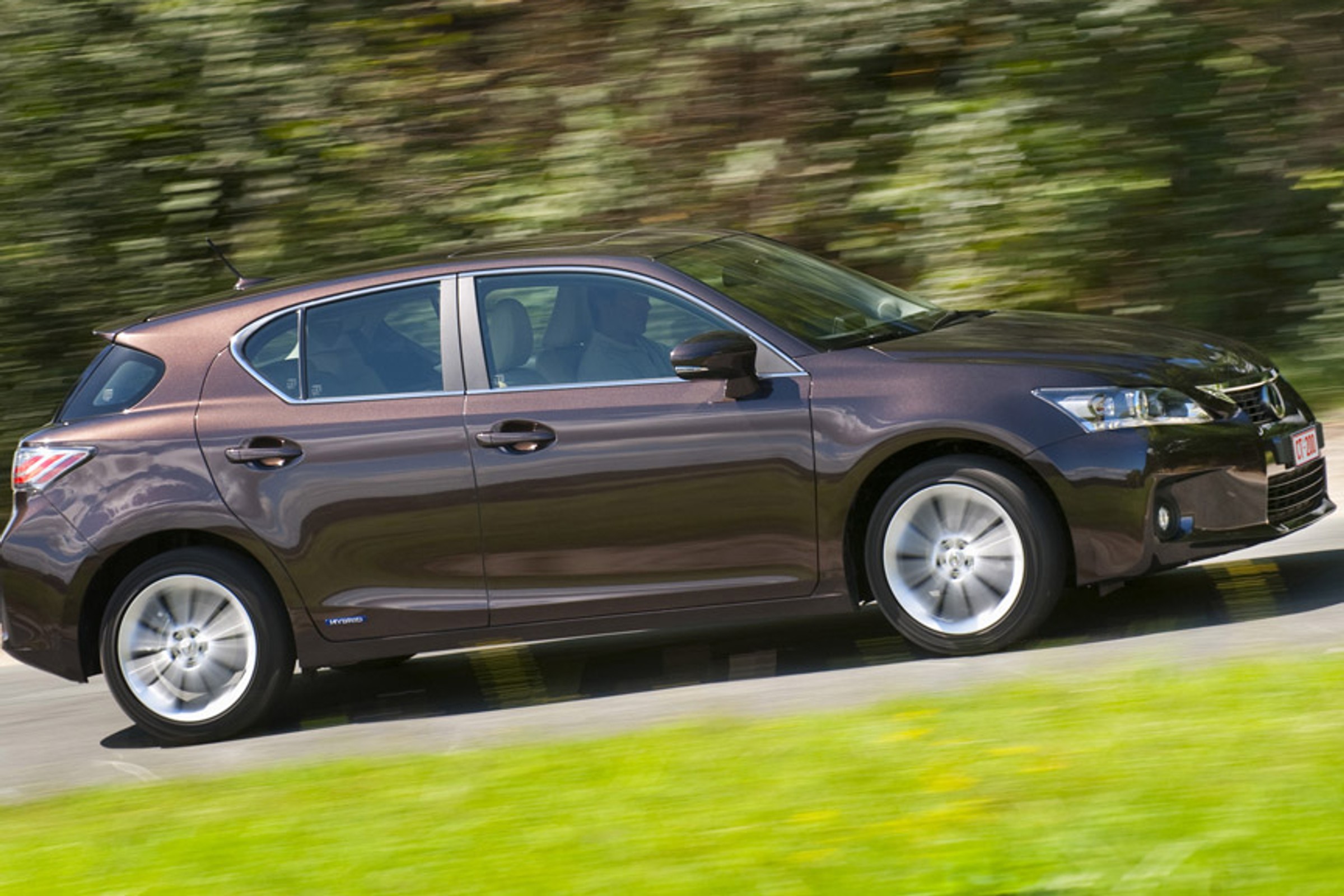 Najlepsze hybrydy do 60 tys. zł. Wśród nich są przynajmniej dwie, których prawie nie da się zajechać