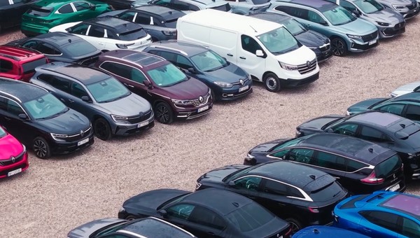 Odnowa aut w Renew Factory