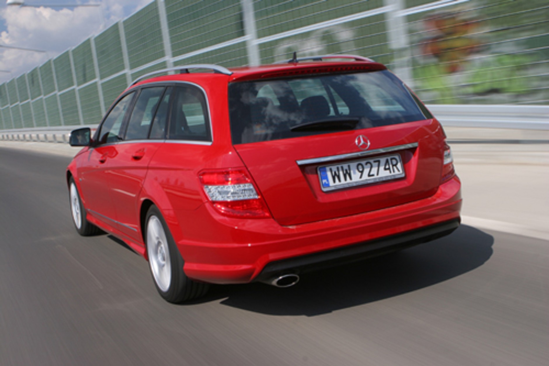 Mercedes klasy C dzięki pakietowi AMG imponuje wyglądem