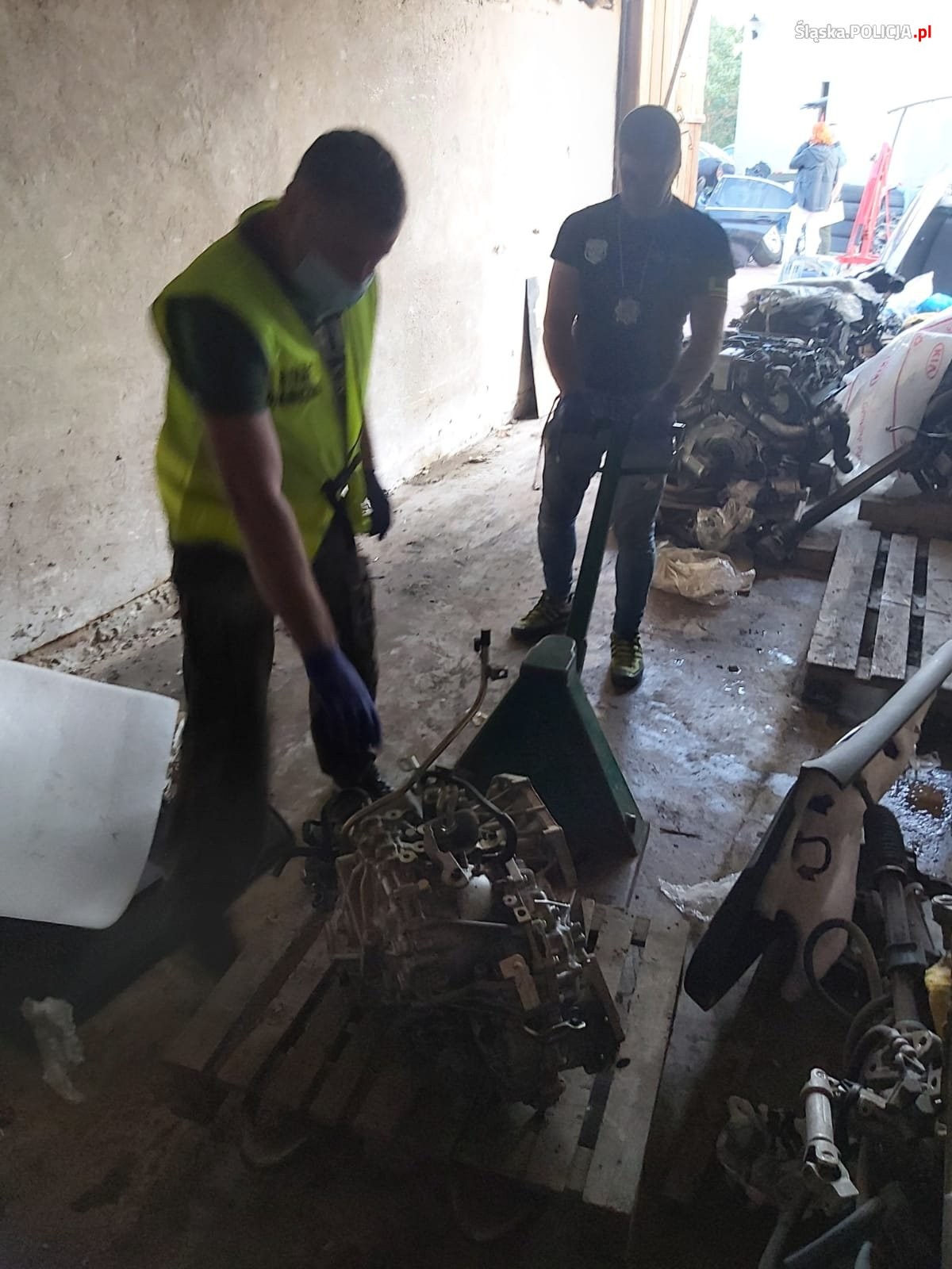 Policja odzyskała kradzione części