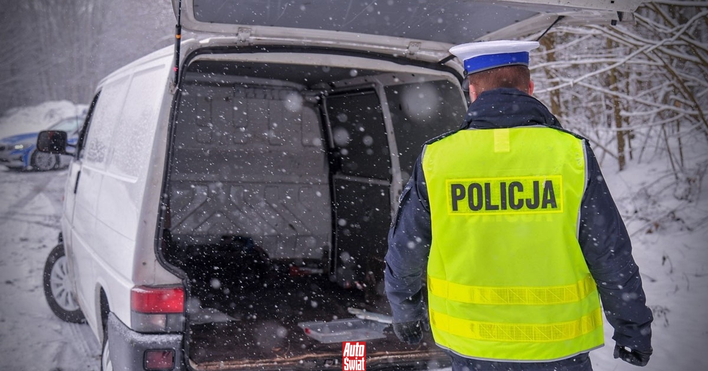 W 2026 r. trzeba wozić ze sobą te rzeczy. Lista obowiązkowego wyposażenia auta